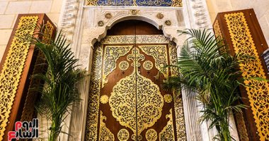 المصريون ومحبو آل البيت يحيون ذكرى استقرار رأس الحسين فى أرض الكنانة.. الاحتفالات تستمر حتى الثلاثاء الأخير من شهر ربيع الثانى.. والمصادر التاريخية ترجح وجود الرأس بمصر وأقوال أخرى تحدد 6 مدن تزعم أنها تحتويه