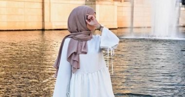 4 حيل لارتداء الملابس الفاتحة فى الصيف "عشان ما تبقاش شفافة"