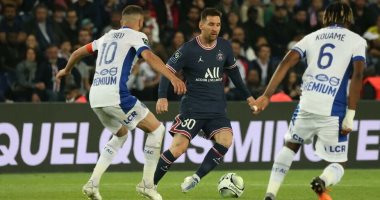باريس سان جيرمان يبدأ الدفاع عن لقب الدوري الفرنسي أمام كليرمون فوت 
