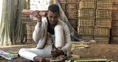 إيد تتلف فى حرير.. فن تشكيل الجريد مهنة توارثتها الأجيال للحفاظ عليها من الاندثار