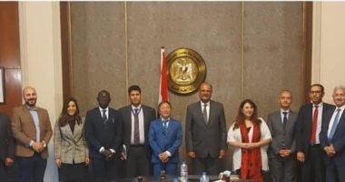 مساعد وزير الخارجية يستقبل وفدا أمميا معنيا بالإعداد للمنتدى الحضرى العالمى