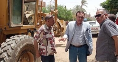 حملات نظافة مكبرة بالشوارع الرئيسية والأحياء الداخلية والقرى فى المنيا.. صور