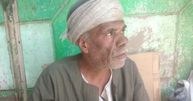 شغلانة ترفض أن تموت.. العم ربيع شغال بقاله 48 سنة بيلحم نحاس ووابور جاز