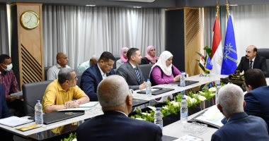 محافظ أسوان: الاتفاق على عقد جلسات عمل مع المستثمرين ورجال الأعمال