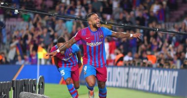 يوفنتوس يدخل في مفاوضات لضم ممفيس ديباي من برشلونة