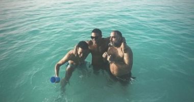 فريق عمل "سوتس" .. من مكتب المحاماة إلى البحر