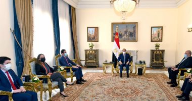 الرئيس السيسى يستقبل نائب رئيس محكمة المحاسبات الفيدرالية البرازيلية.. مباحثات لتعظيم تعاون الأجهزة العليا للرقابة المالية والمحاسبة بالبلدين.. ويؤكد: مصر تبذل جهودا عبر استراتيجياتها المختلفة لمكافحة الفساد