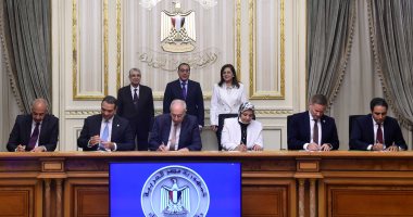 رئيس الوزراء يشهد توقيع تعاون لإنتاج 300 ألف طن أمونيا خضراء من الطاقة النظيفة