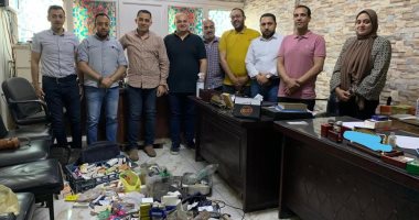 صحة سوهاج تضبط فنى زراعة ينتحل صفة طبيب ويدير عيادة لجميع التخصصات الطبية