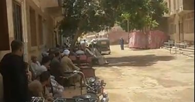 وصول جثمان اللواء منتصر شهيد مطاردة مستريح أسوان لمسقط رأسه بقنا.. لايف