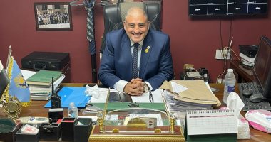 رئيس حى المعادى يشن حملة مكبرة لإزالة الإشغالات بالشوارع والميادين.. صور