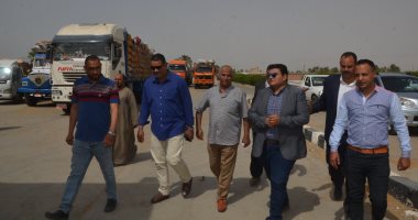 نائب محافظ بنى سويف يتفقد مجمع صوامع سدس.. صور