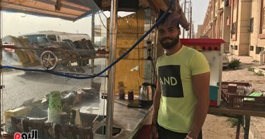 لاعب كرة يد صباحا وقهوجى ليلا.. شاهد قصة كفاح مؤمن محمد لاعب نادى طنطا بالغربية
