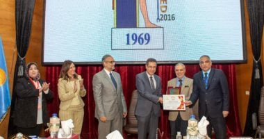 جامعة طنطا تعلن فوز كلية الصيدلة بالمركز الأول بجوائز التميز الداخلى