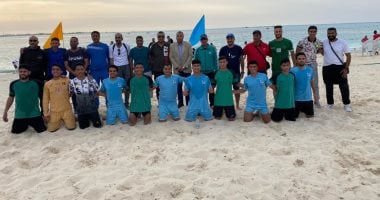 فوز منتخب جامعة كفر الشيخ لكرة القدم الشاطئية بالمركز الأول وكأس البطولة.. صور