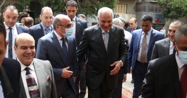 تسهيل تسجيل العقارات.. وزير العدل يفتتح مجمع خدمات الشهر العقارى بالعجوزة.. لايف