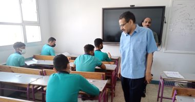 وكيل التعليم بالبحر الأحمر يتفقد أعمال امتحانات الصف الثانى الثانوى