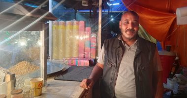 35 سنة بيسلى الناس بكفر الشيخ.. "أمجد" يحافظ على أكل عيش والده بإرضاء زبائنه.. فيديو