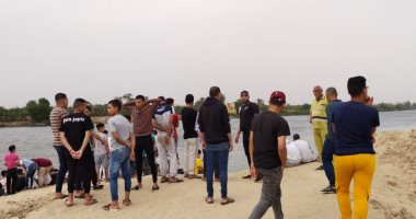"اطلع بقى يا يوسف".. انهيار والدة طالب غرق فى النيل بعد الامتحان بالقليوبية.. لايف