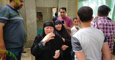 جدة قتيل طنطا: "كان هينقل عفشه النهارده وزفناه لقبره بدل ما نفرح به".. صور