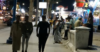 مباشر.. الجو تحفة والكورنيش مليان بشر.. المصيف بدأ بدرى فى مطروح.. لايف 