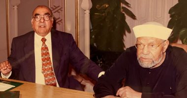 صور تنشر لأول مرة.. أبناء رموز الإعلام الراحلين.. زوجة وابنة الإعلامى أحمد فراج فى حوار خاص لـ"اليوم السابع".. بثينة سالم: تعرّف على الشيخ الشعراوى عام 1966.. هند فراج: كان يحذرنا دائما من الغزو الثقافى