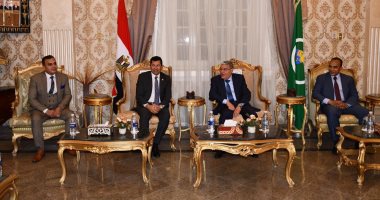 وزير الشباب والرياضة يصل المنيا لافتتاح وتفقد عدد من المنشآت الشبابية والرياضية