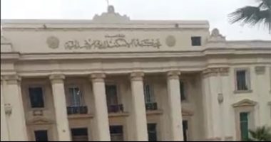 وصول شهود عيان حادث قتل كاهن الإسكندرية للإدلاء بشهادتهم في محكمة الجنايات