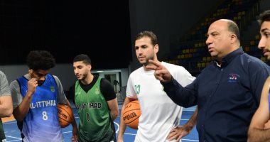 رئيس الاتحاد السكندري يجتمع بفريق كرة السلة قبل لقاء الغد أمام الأهلى 