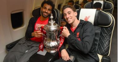 ليفربول عن صورة صلاح وتسيميكاس مع الكأس: أعرق الحضارات والبطولات فى العالم