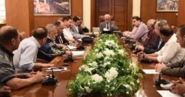 محافظ بورسعيد يوجه بسرعة إزالة التعديات على الأراضي الزراعية ومخالفات البناء
