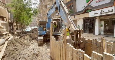3.4 مليون جنيه لإحلال وتجديد شبكة صرف صحى في شارع 16 بسوهاج.. صور