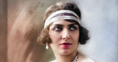 فى ذكرى ميلاد منيرة المهدية.. 10 صور لسلطانة الطرب بينهم صورة فى زي الرجال