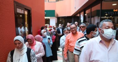 1.9 مليون عامل يصوتون بالمرحلة الأولى من الانتخابات العمالية تحت إشراف قضائى.. اللجان تشهد كثافة من المشاركين.. القوى العاملة: فرز الأصوات وإعلان النتائج والتظلم منها غدا.. وتؤكد دراسة الطعون بشفافية.. صور