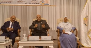 رئيس جامعة أسوان يفتتح المؤتمر السنوي للخدمة الاجتماعية