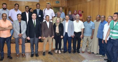 نائب محافظ الأقصر يشارك فى لقاء وحدة السكان لعرض إنجازات المدن والمديريات.. صور