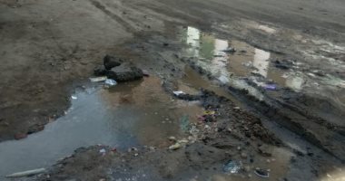 شكوى من كسر ماسورة مياه فى قرية خان الجنى بكفر الشيخ.. واستجابة رئيس المدينة
