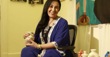 "أماني" فنانة حولت القلة الفخار التقليدية إلى قطع فنية راقية