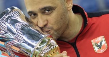 قصة صور.. محمد مصيلحي قائد أوركسترا سيمفونية طائرة الأهلى
