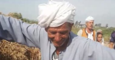 الفلاح الراقص..حكاية عم فوزى ابن البحيرة اللى قلب السوشيال ميديا فى مصر (فيديو)