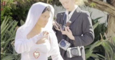 كورتنى كاردشيان تتزوج رسميا من ترافيس باركر.. فيديو وصور
