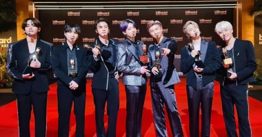 فريق BTS يفوز بجائزة بيلبورد لأفضل فريق وأعلى مبيعات لأغنية