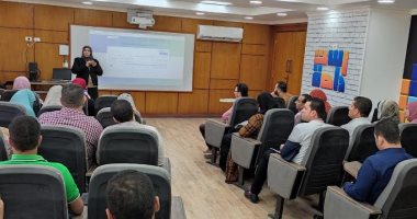 تدريب العاملين بالمراكز التكنولوجية بكفر الشيخ لأداء خدمات الشهر العقارى المستحدثة 
