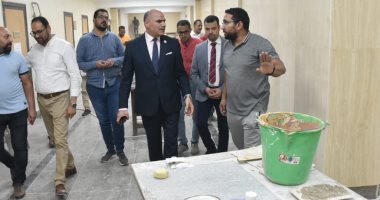رئيس جامعة الأقصر يتفقد التشطيبات النهائية بمركز الاختبارات الإلكترونية.. صور
