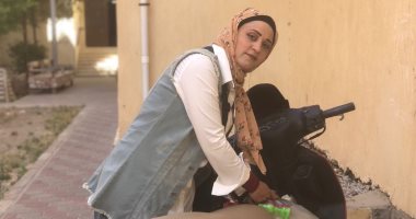 "آية" تقتحم مهنة الرجال وتصبح أول "دليفرى" فى الدقهلية.. كافحت بالعمل فى مهن شاقة منذ أن كانت فى العاشرة من عمرها.. وعملت فى خدمة توصيل الطلبات للمنازل للإنفاق على بناتها.. وتؤكد: فخورة بنفسى وهكمل مسيرتى.. صور