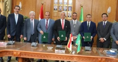 رئيس جامعة المنوفية يوقع عقد توريد جهاز قسطرة لمستشفيات الجامعة 