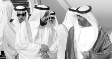 الشيخ محمد بن زايد ينشر صورا قديمة تجمعه بشقيقه الراحل: الأمانة ثقيلة