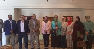 نائب رئيس جامعة بنها يفتتح معرض "مشغولات معدنية معاصرة" لطلاب التربية النوعية