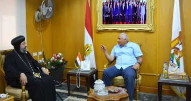محافظ الوادي الجديد يستقبل الأنبا أرسانيوس أسقف الوادي الجديد والواحات 