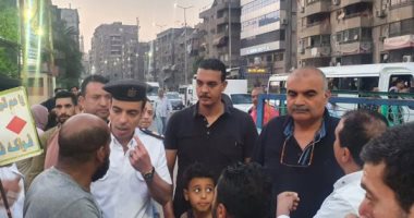 حى الدقى يشن حملة مكبرة لرفع إشغالات الباعة الجائلين وتحرير 17 محضر إشغال طريق